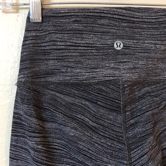 lululemon athletica Pants - 🎉Lululemon Wunder Under High Rise Crops🎉